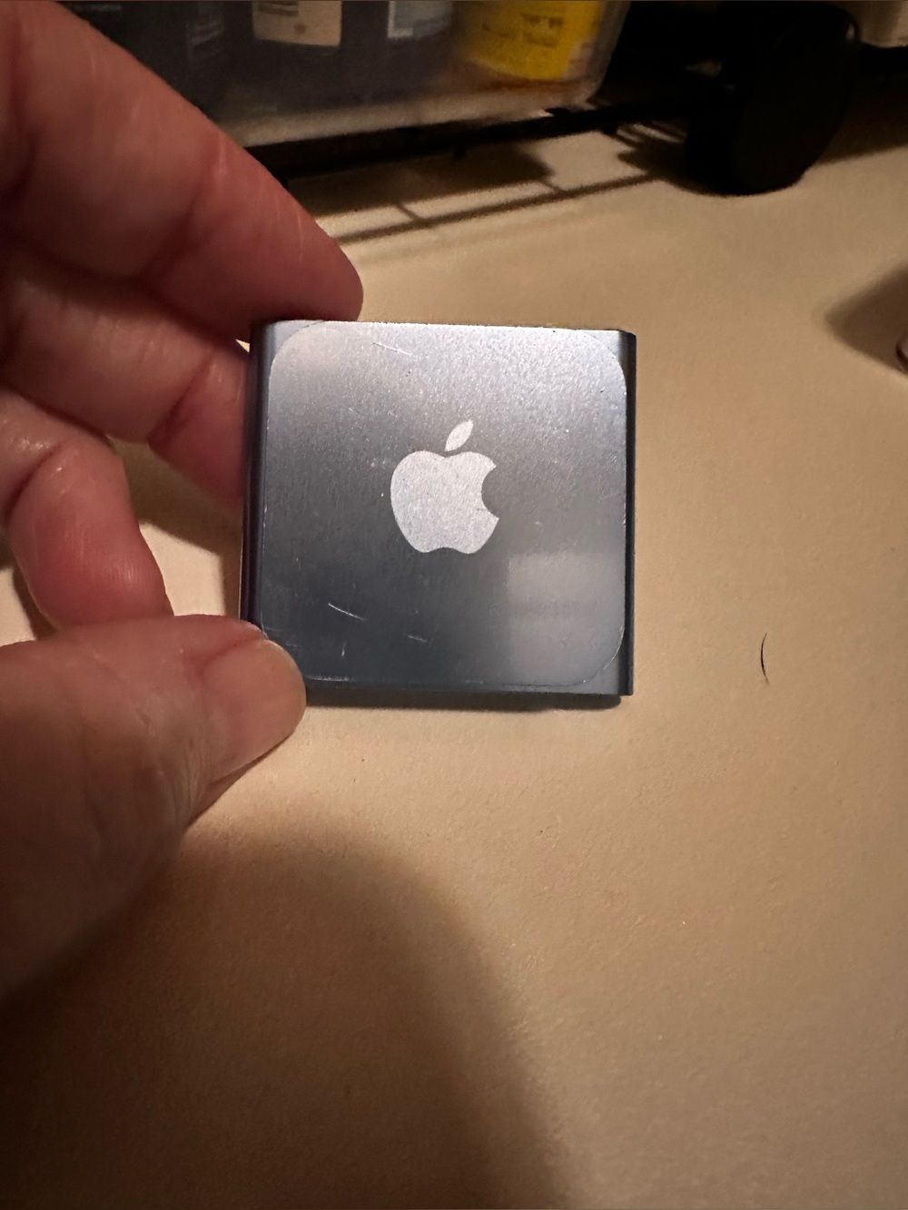 Apple Silver iPod Nano 6th generation 8GB with White EarPods and Lightning Cable - Picture 6 of 7